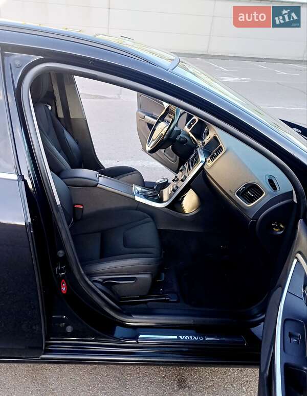Универсал Volvo V60 2012 в Киеве