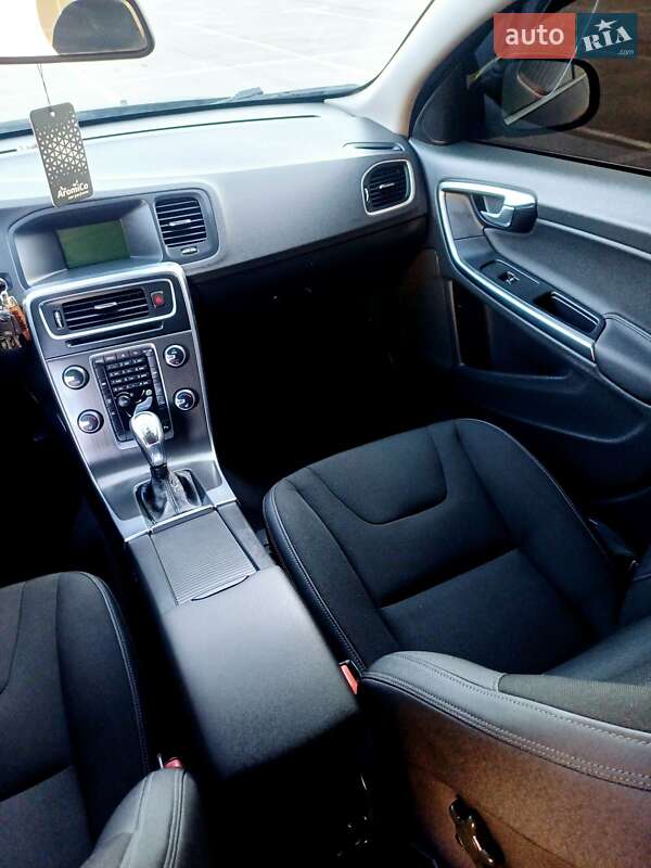 Универсал Volvo V60 2012 в Киеве