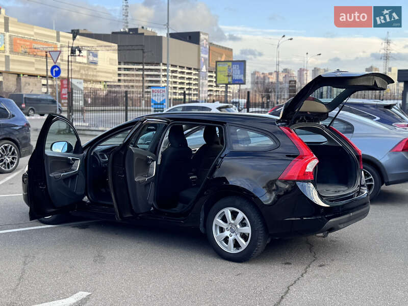 Универсал Volvo V60 2012 в Киеве фото 19 Универсал Volvo V60 2012 в Киеве