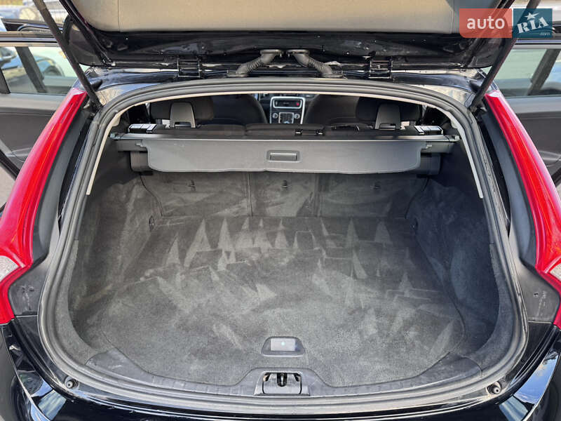 Универсал Volvo V60 2012 в Киеве фото 24 Универсал Volvo V60 2012 в Киеве