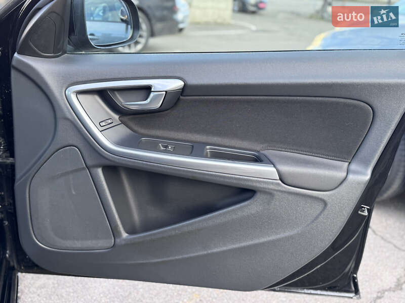 Универсал Volvo V60 2012 в Киеве фото 35 Универсал Volvo V60 2012 в Киеве