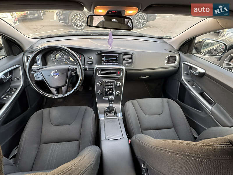 Универсал Volvo V60 2012 в Киеве фото 43 Универсал Volvo V60 2012 в Киеве