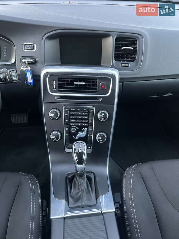 Универсал Volvo V60 2014 в Луцке