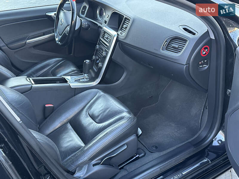 Универсал Volvo V60 2011 в Луцке