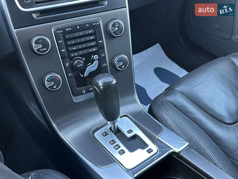 Универсал Volvo V60 2011 в Луцке