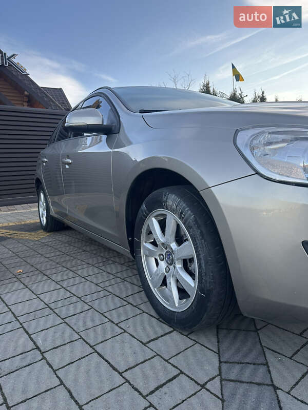 Универсал Volvo V60 2011 в Стрые фото 6 Универсал Volvo V60 2011 в Стрые