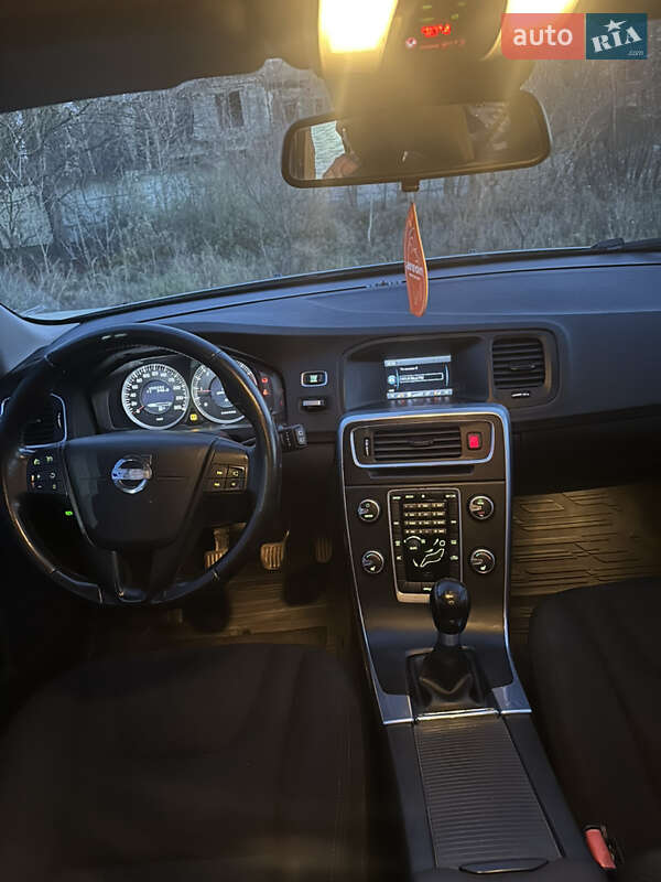 Универсал Volvo V60 2011 в Стрые фото 16 Универсал Volvo V60 2011 в Стрые