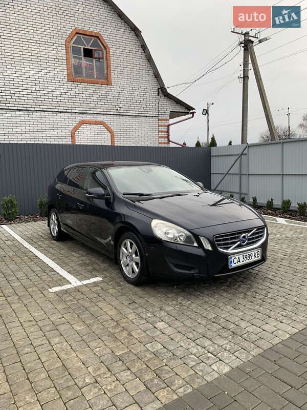 Универсал Volvo V60 2011 в Шполе