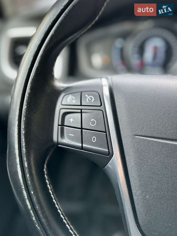 Универсал Volvo V60 2014 в Киеве