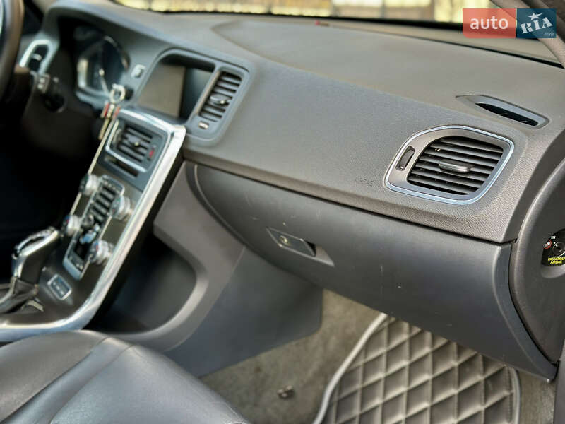 Универсал Volvo V60 2014 в Киеве