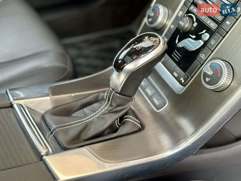 Универсал Volvo V60 2014 в Киеве