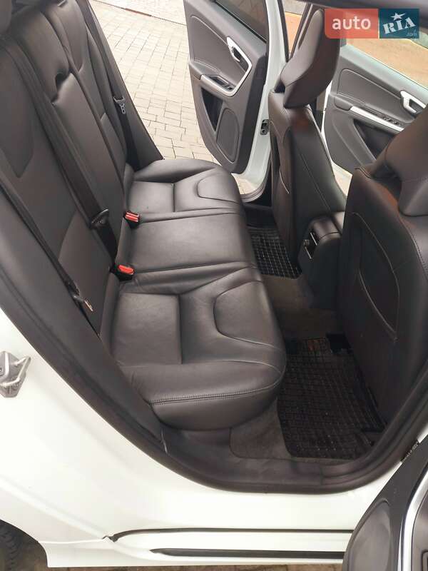 Универсал Volvo V60 2017 в Коломые фото 15 Универсал Volvo V60 2017 в Коломые