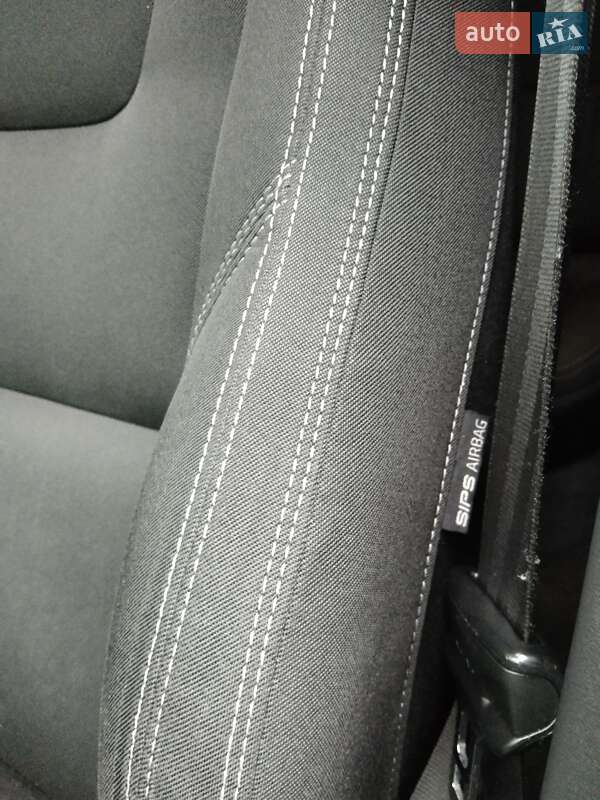 Универсал Volvo V60 2013 в Киеве фото 27 Универсал Volvo V60 2013 в Киеве