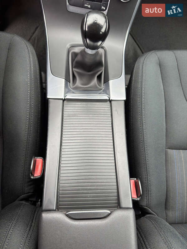 Универсал Volvo V60 2012 в Стрые фото 143 Универсал Volvo V60 2012 в Стрые