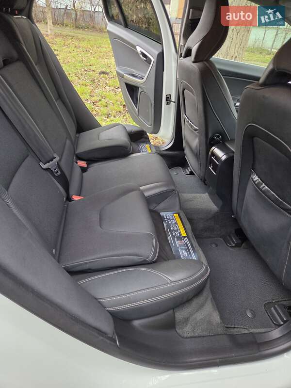 Универсал Volvo V60 2012 в Львове