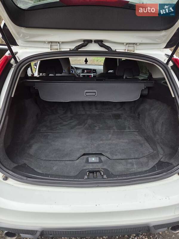 Универсал Volvo V60 2012 в Львове