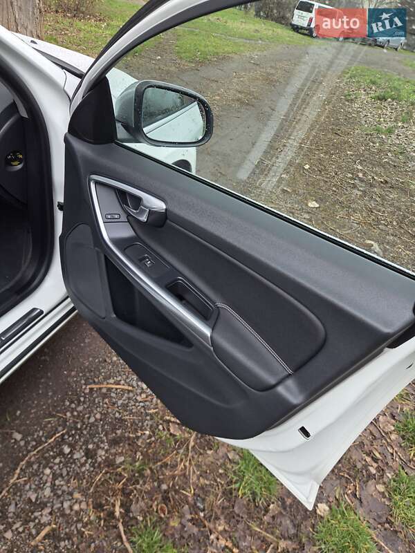 Универсал Volvo V60 2012 в Львове