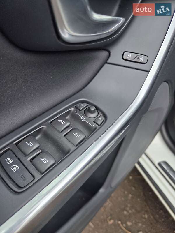 Универсал Volvo V60 2012 в Львове