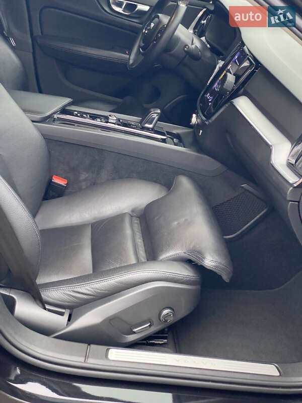 Універсал Volvo V60 2020 в Києві