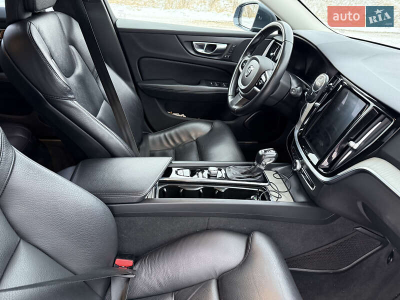 Універсал Volvo V60 2020 в Бережанах
