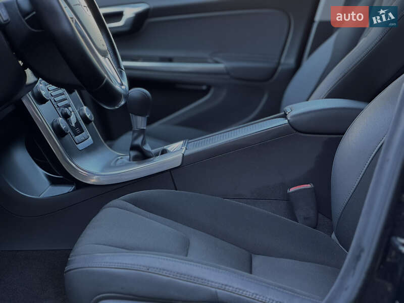 Универсал Volvo V60 2011 в Староконстантинове фото 16 Универсал Volvo V60 2011 в Староконстантинове