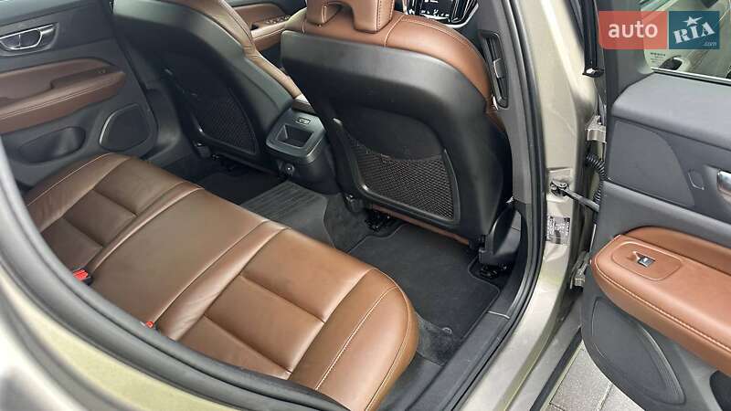 Универсал Volvo V60 2021 в Ровно