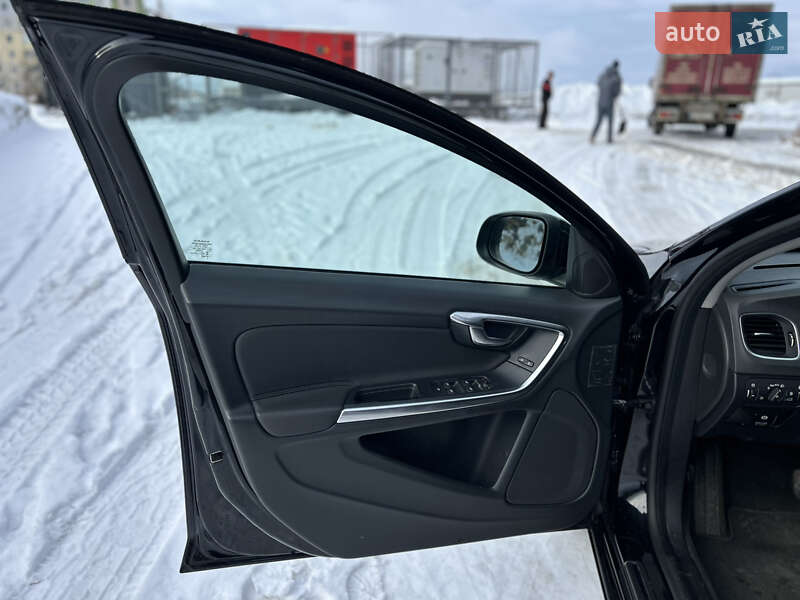 Универсал Volvo V60 2013 в Калуше