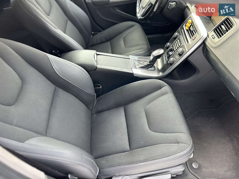 Универсал Volvo V60 2013 в Калуше