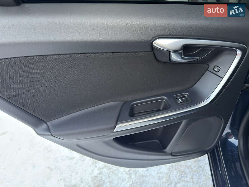 Универсал Volvo V60 2012 в Киеве