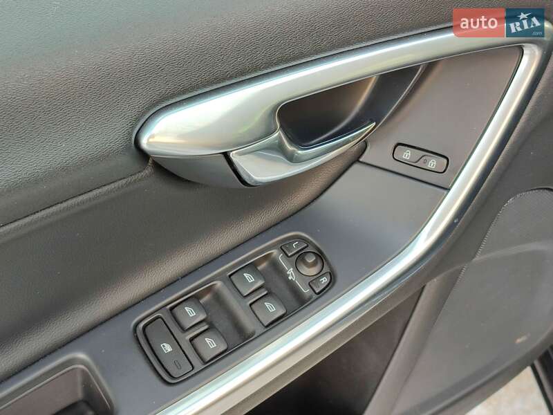 Универсал Volvo V60 2014 в Киеве
