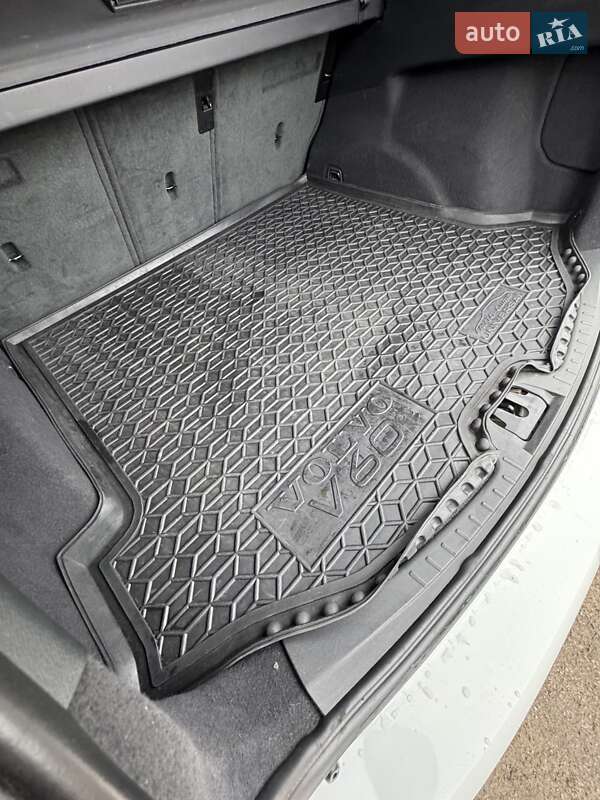 Универсал Volvo V60 2016 в Сумах фото 13 Универсал Volvo V60 2016 в Сумах