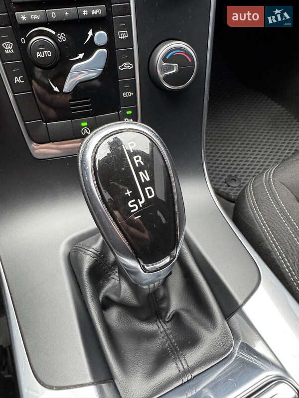 Универсал Volvo V60 2016 в Сумах фото 23 Универсал Volvo V60 2016 в Сумах