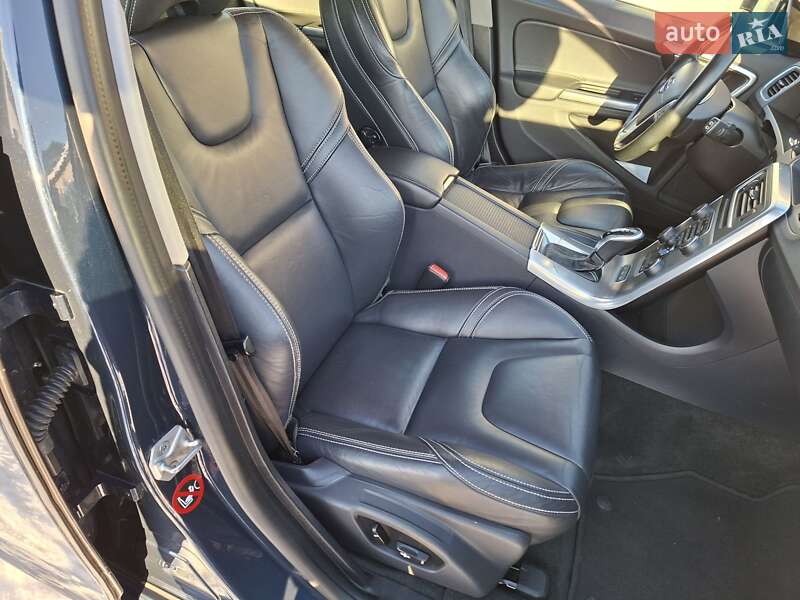 Универсал Volvo V60 2014 в Ровно фото 41 Универсал Volvo V60 2014 в Ровно