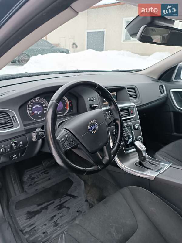 Универсал Volvo V60 2012 в Золочеве