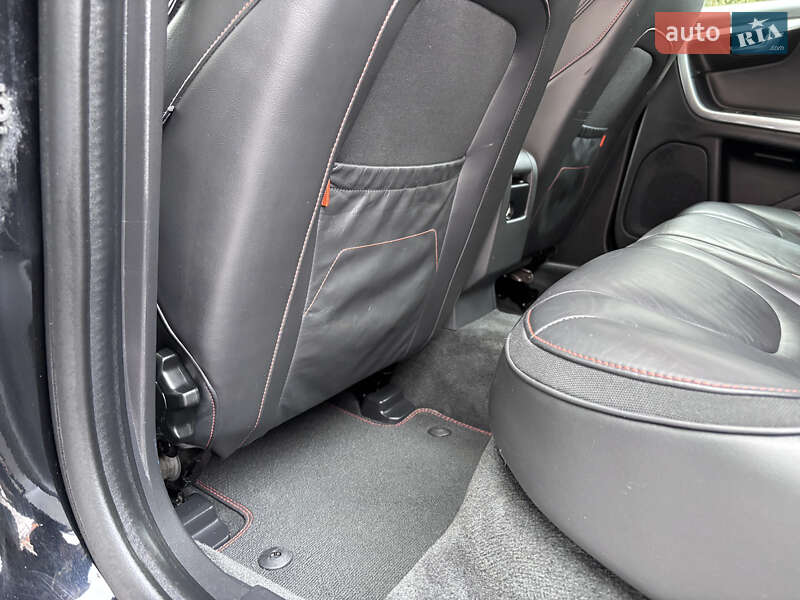 Универсал Volvo V60 2015 в Стрые