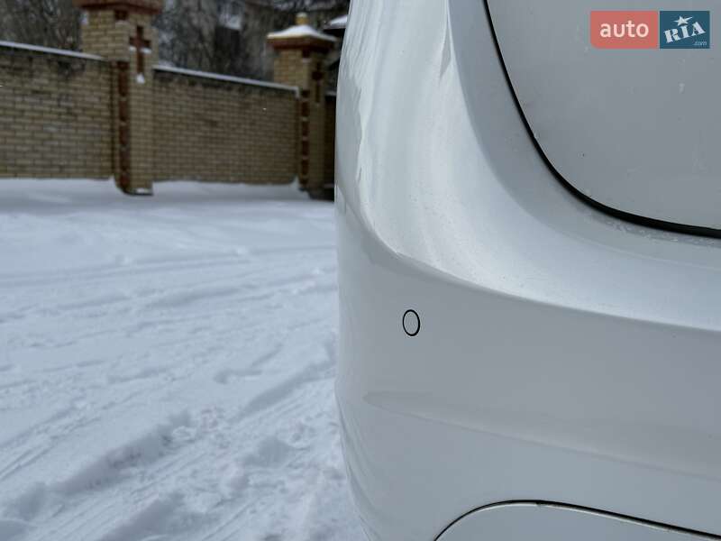 Универсал Volvo V60 2015 в Бродах фото 17 Универсал Volvo V60 2015 в Бродах