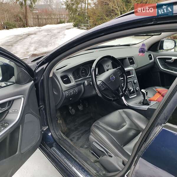 Универсал Volvo V60 2015 в Заречном