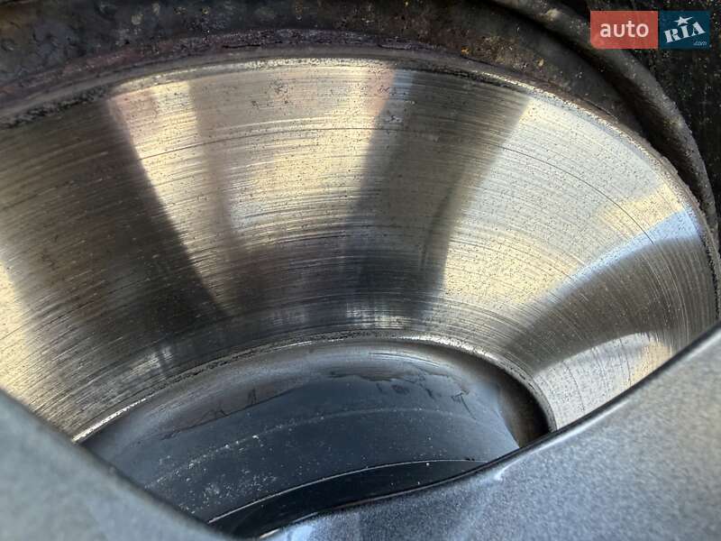 Универсал Volvo V60 2015 в Бродах фото 35 Универсал Volvo V60 2015 в Бродах