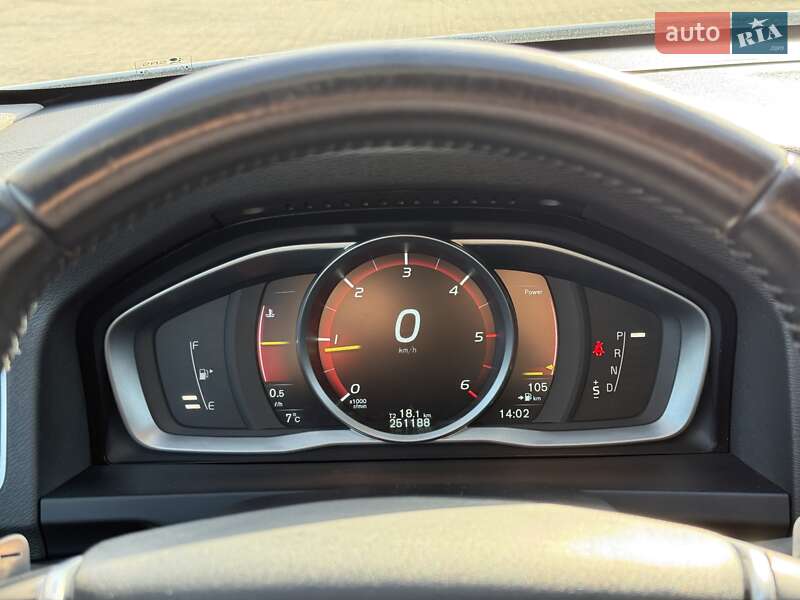 Универсал Volvo V60 2015 в Бродах фото 57 Универсал Volvo V60 2015 в Бродах