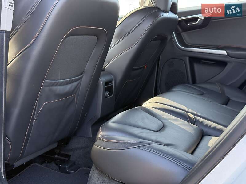 Универсал Volvo V60 2015 в Бродах фото 69 Универсал Volvo V60 2015 в Бродах