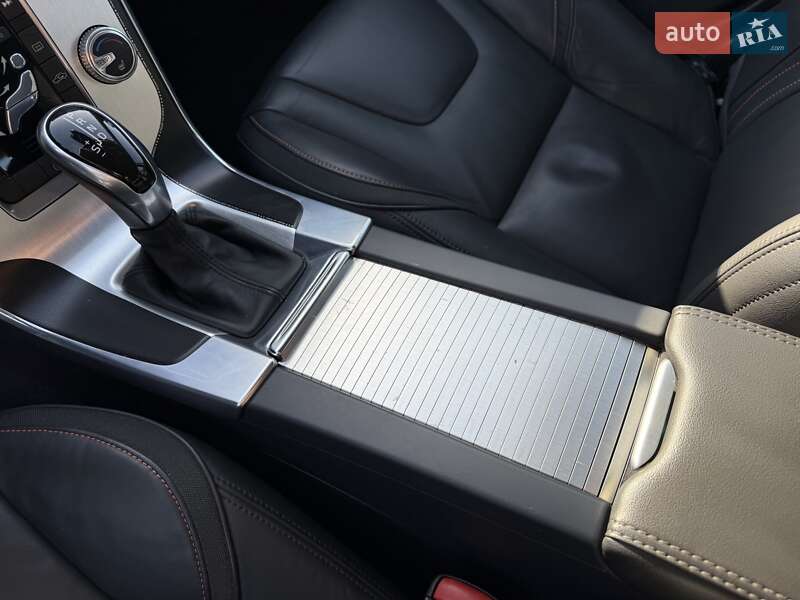 Универсал Volvo V60 2015 в Бродах фото 106 Универсал Volvo V60 2015 в Бродах