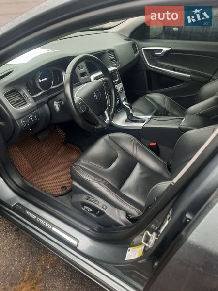 Універсал Volvo V60 2017 в Полтаві