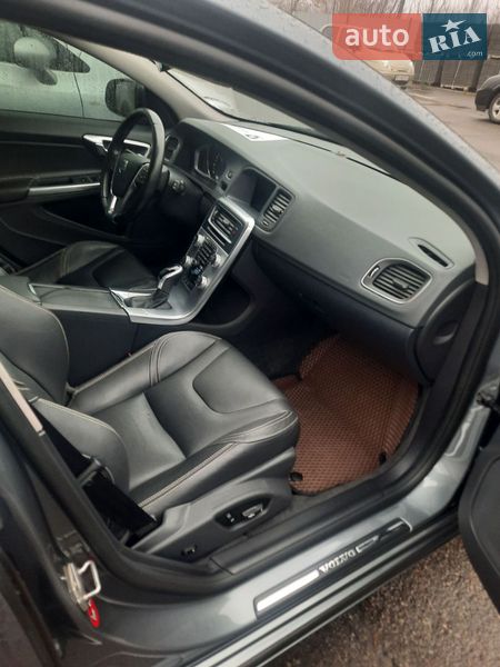 Універсал Volvo V60 2017 в Полтаві