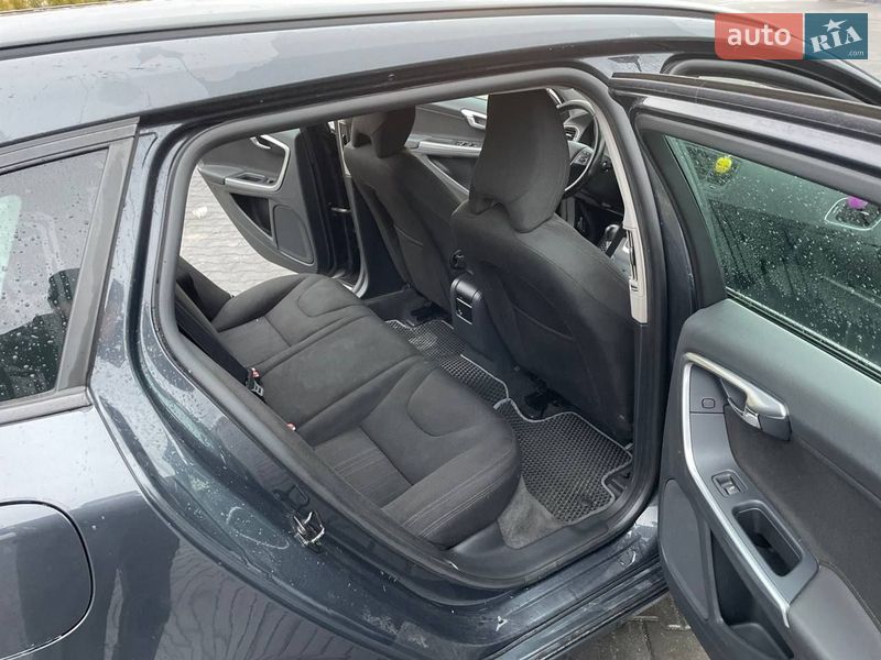 Універсал Volvo V60 2011 в Зборові