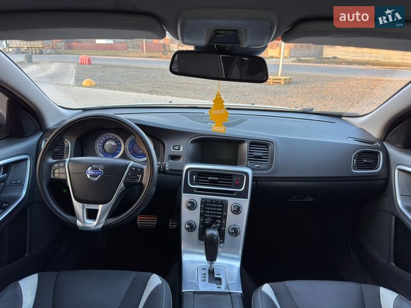Универсал Volvo V60 2011 в Луцке