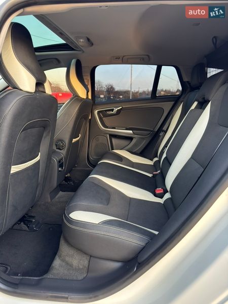 Универсал Volvo V60 2011 в Луцке