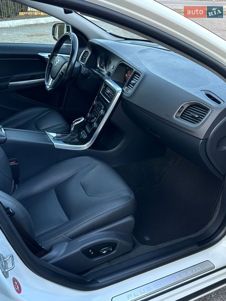 Універсал Volvo V60 2014 в Дубні