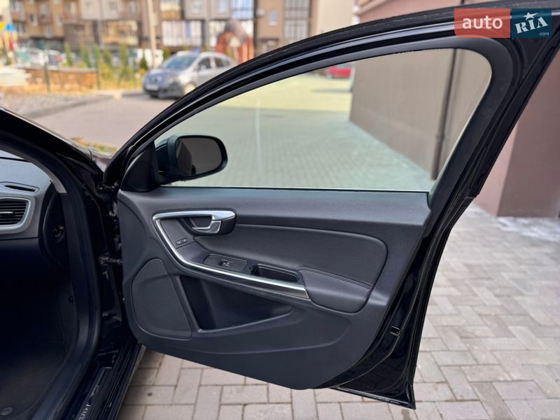 Универсал Volvo V60 2013 в Калуше