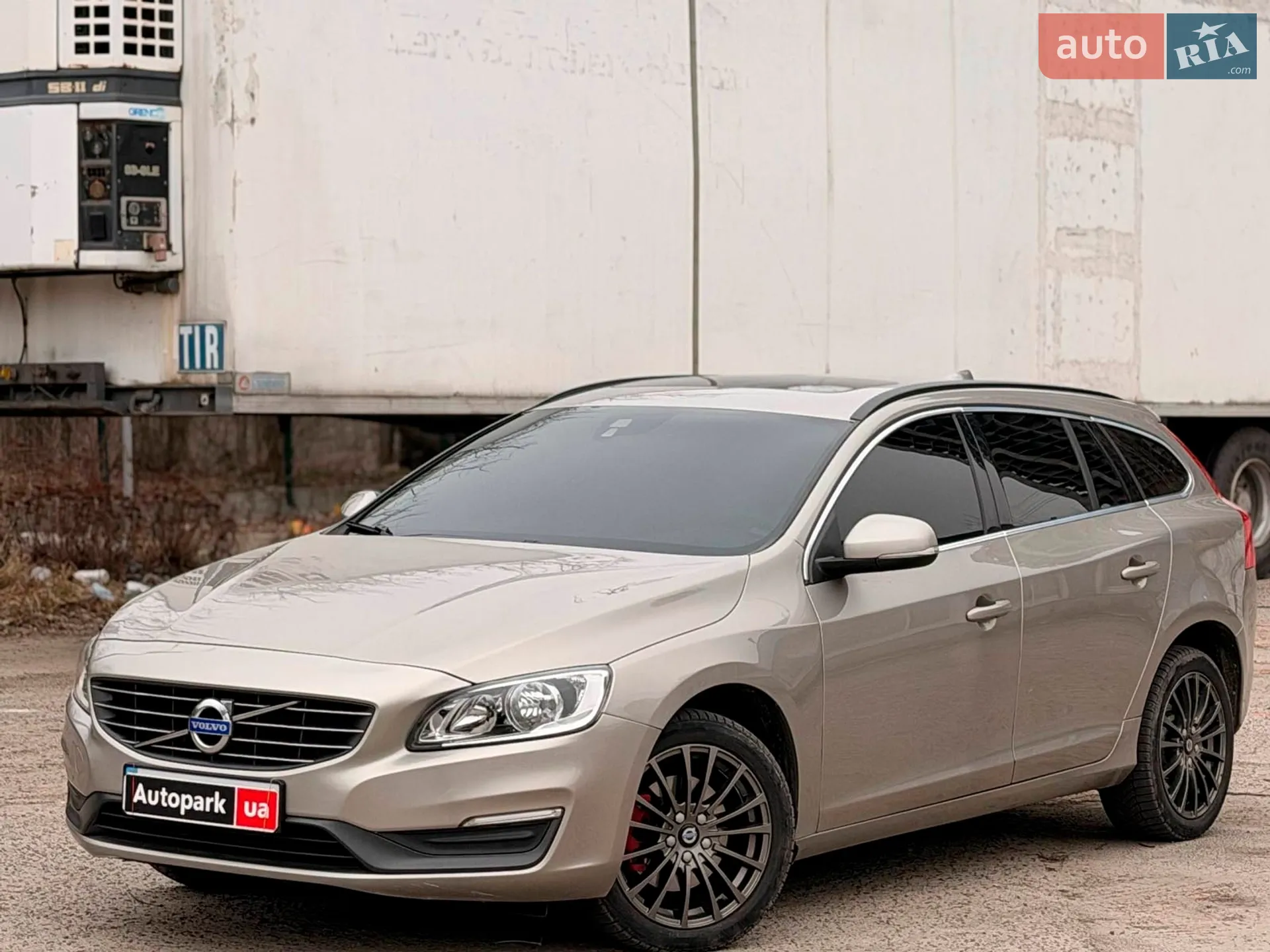 2015 Volvo V60 - фото 1