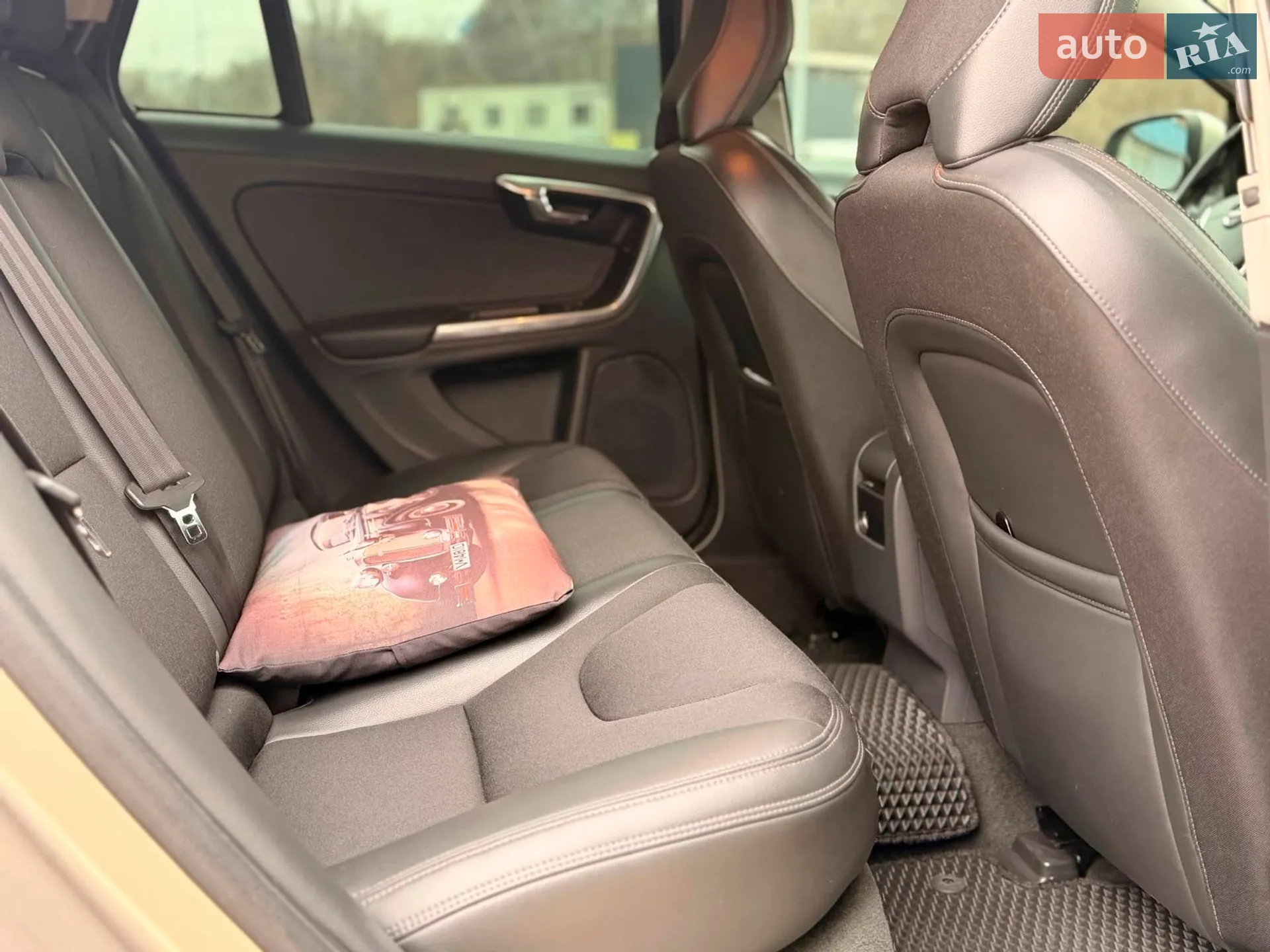 2015 Volvo V60 - мініатюра 14